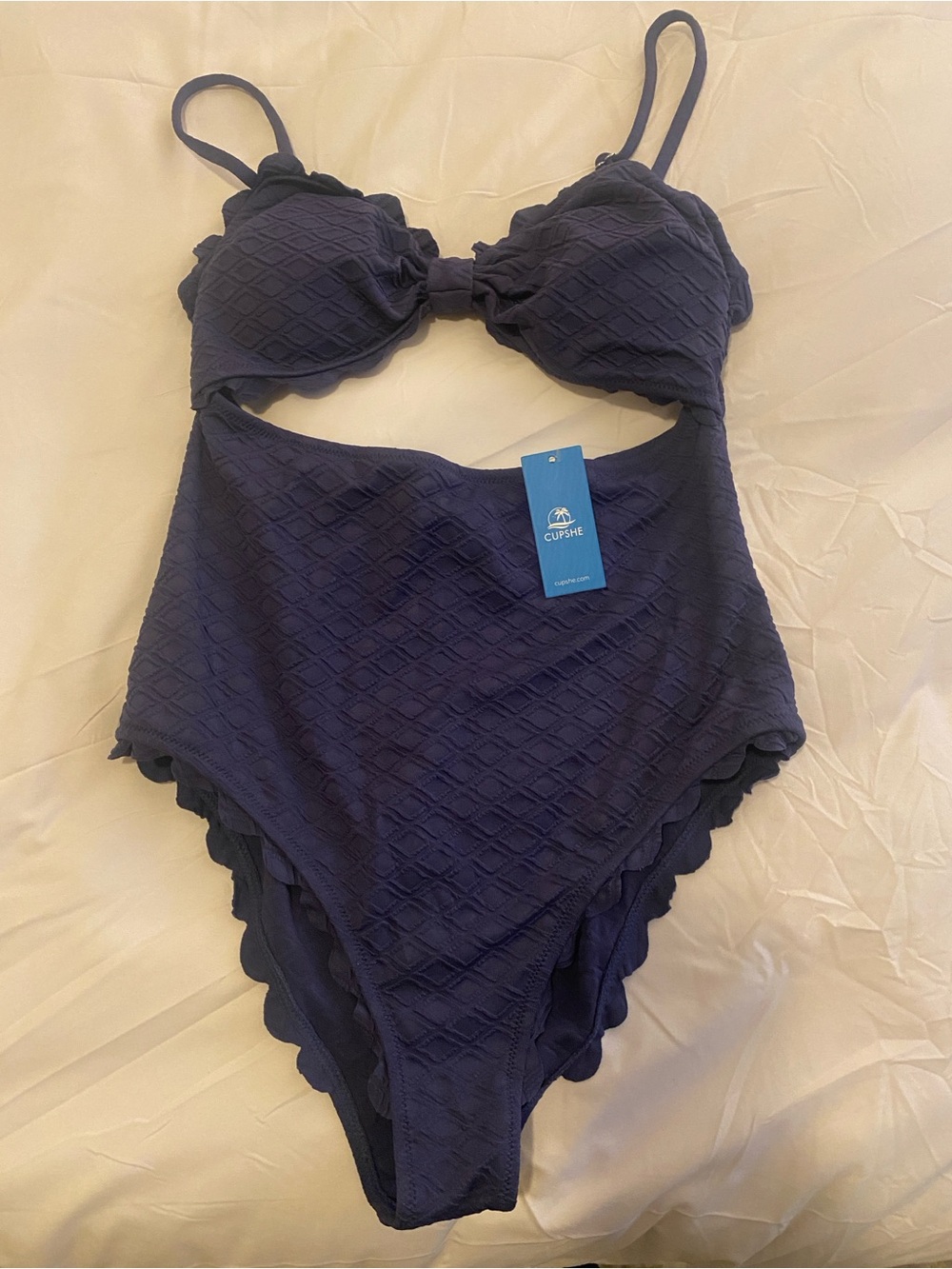 Cupshe Dark Blue Textured One-Piece Swimsuit with Cutout